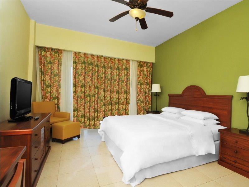 Hotel Gran Evenia Bijao Santa Clara  Exteriér fotografie A bedroom at the Hilton San Francisco Airport