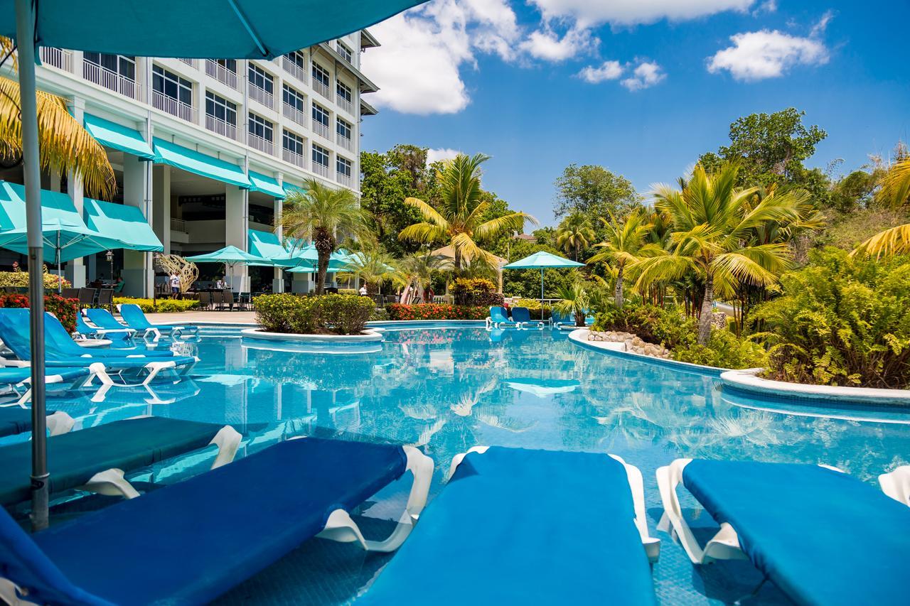 Hotel Gran Evenia Bijao Santa Clara  Exteriér fotografie The swimming pool at the hotel